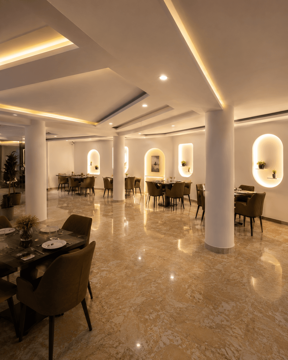 HEMNRY HOTELS restaurant interior